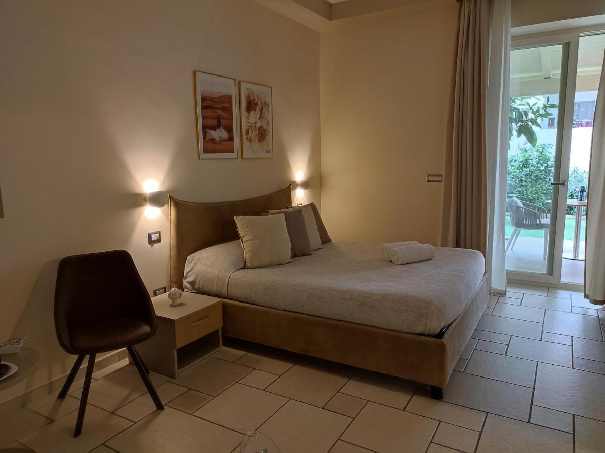 Lux Suite Taranto Esterno foto