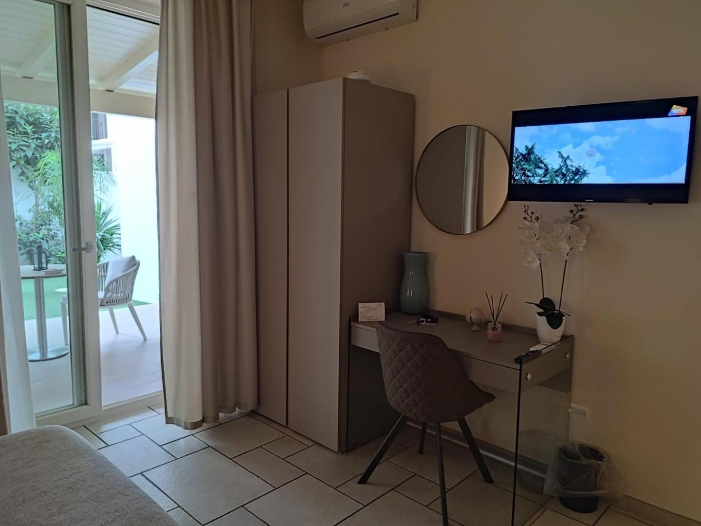 Lux Suite Taranto Esterno foto