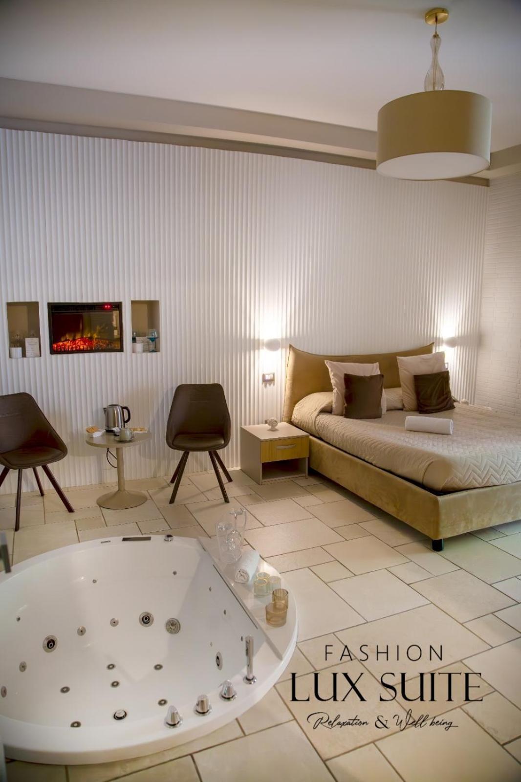 Lux Suite Taranto Esterno foto